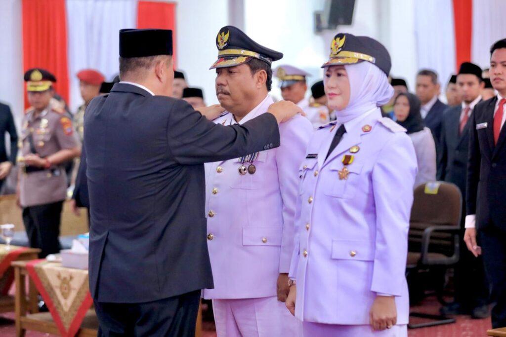 prof udin dan cece dessy resmi dilantik