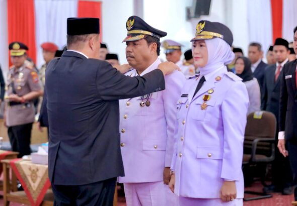 prof udin dan cece dessy resmi dilantik