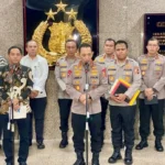 Foto : Konferensi pers Kapolri dan Kemenhut Bentuk Satgas Gabungan