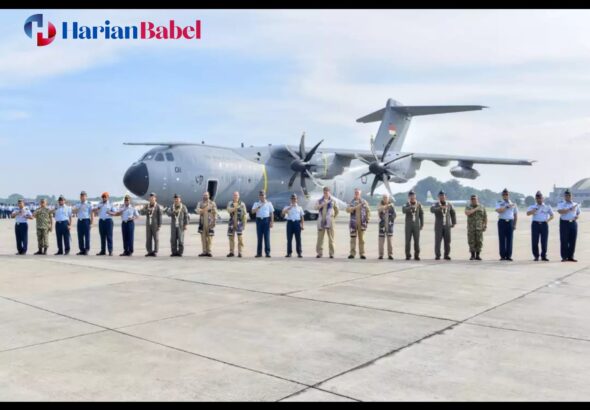Pesawat A400M dengan registrasi A-4001 ini menempuh perjalanan panjang dari pabrik Airbus di Sevilla, Spanyol. Rute ferry flight membawanya singgah di Abu Dhabi dan Kualanamu sebelum akhirnya mendarat mulus di Halim. Di apron VIP.