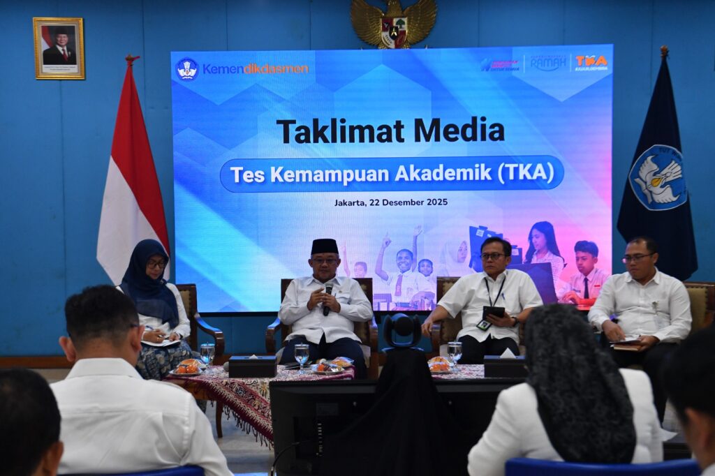 Mendikdasmen, Abdul Mu'ti saat penyampaian di Taklimat Media terkait Tes Kemampuan Akademik (TKA), Senin (22/12/2025)