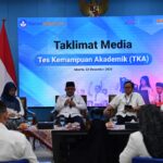 Mendikdasmen, Abdul Mu'ti saat penyampaian di Taklimat Media terkait Tes Kemampuan Akademik (TKA), Senin (22/12/2025)