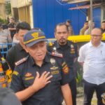 Kepala Bea Cukai cabang Pangkalpinang, Junanto, bersama Kapolresta Pangkalpiang, Kombes Pol Max Mariners saat menghadapi demo para Mahasiswa.