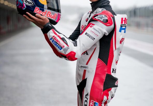 Pembalap muda Indonesia Veda Ega Pratama yang tergabung di Team Honda Asia (@Veda_54).
